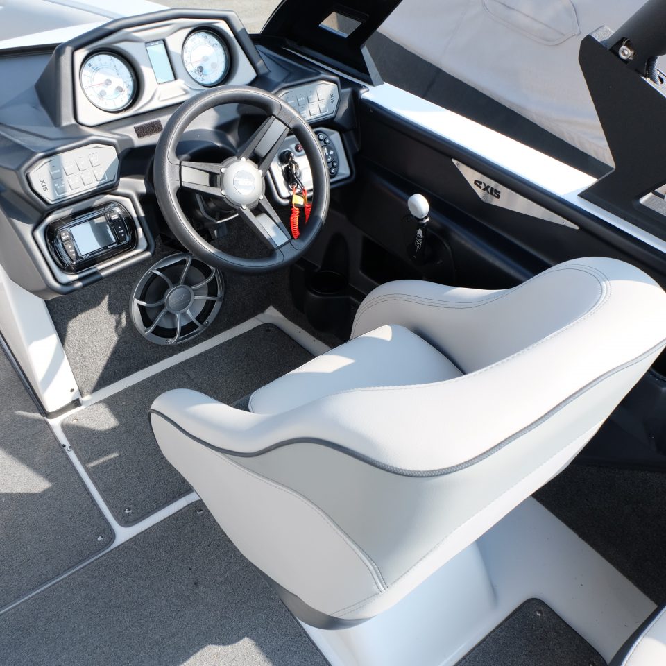 Axis Boat アクシスボート T22 2017Model ボート情報 琵琶湖マリーナ【ロータリーピア88】 ウェイク